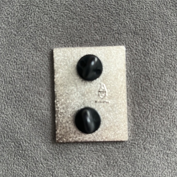 Boston Terrier Enamel Pin - Picture 5 of 5